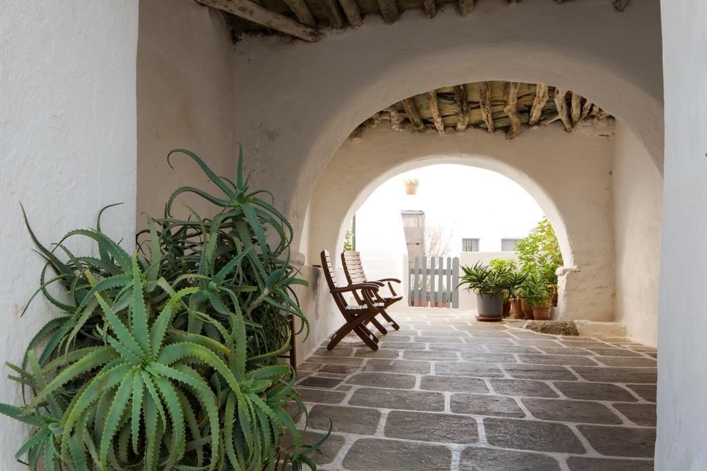 Castro Hotell Folégandros Exteriör bild